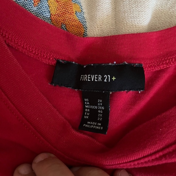 VINTAGE Forever21 Red Queendom Cropped Sweatshirt - Picture 2 of 2